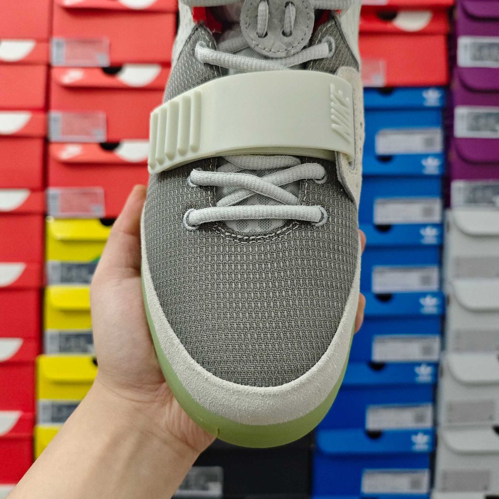 Nike Air Yeezy 2 Pure Platinum 508214-010 Wolf Grey men's sneakers side view