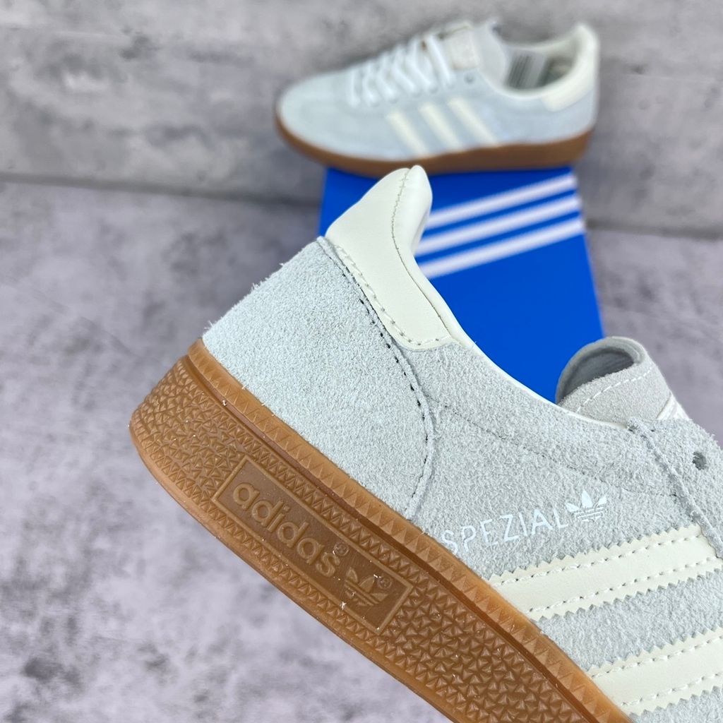 adidas Handball Spezial IF6491 Wonder Silver Off White Gum sneakers side view