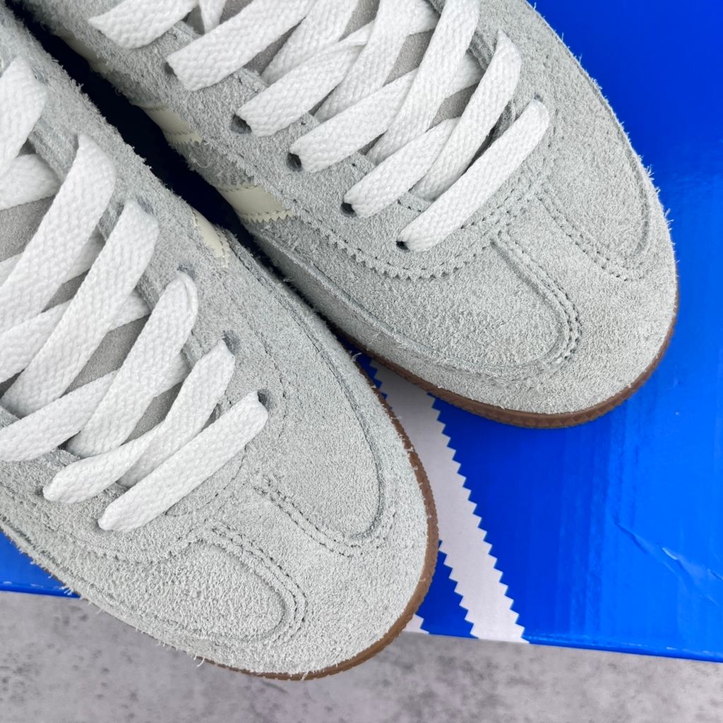 adidas Handball Spezial IF6491 Wonder Silver Off White Gum sneakers side view
