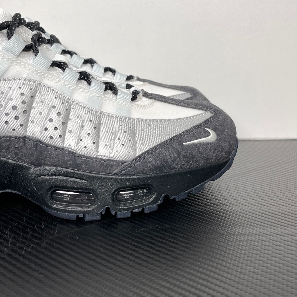 Nike Air Max 95 Big Bubble Seongsu IQ3363-025 Photon Dust Metallic Silver side view