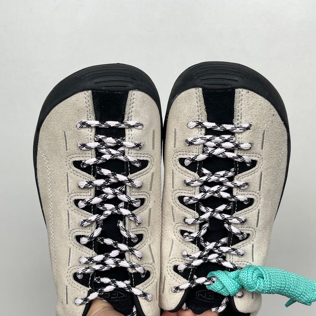 Shop KEEN Jasper 1030557 in Birch and Black with suede upper, tongue-to-toe lacing, removable foam insole, Contoured Fit and non-marking rubber outsole.