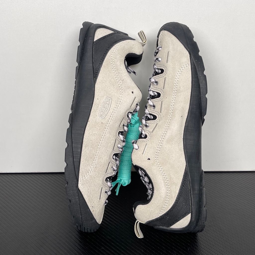 Shop KEEN Jasper 1030557 in Birch and Black with suede upper, tongue-to-toe lacing, removable foam insole, Contoured Fit and non-marking rubber outsole.