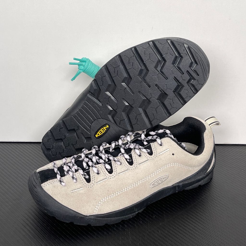 Shop KEEN Jasper 1030557 in Birch and Black with suede upper, tongue-to-toe lacing, removable foam insole, Contoured Fit and non-marking rubber outsole.