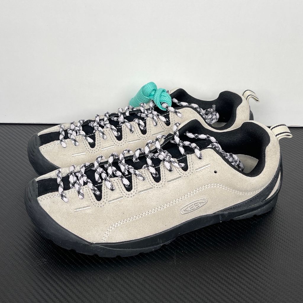 Shop KEEN Jasper 1030557 in Birch and Black with suede upper, tongue-to-toe lacing, removable foam insole, Contoured Fit and non-marking rubber outsole.