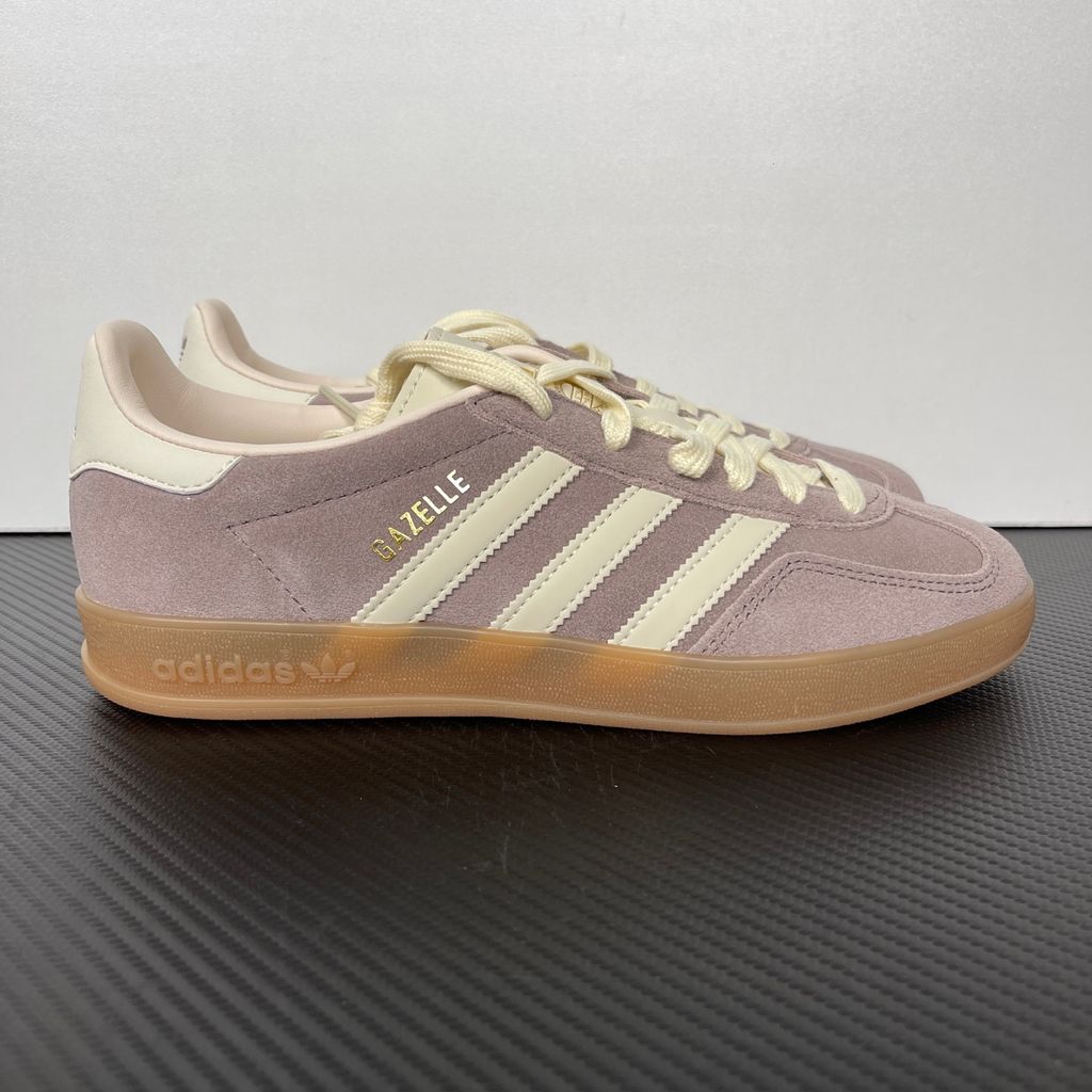 Shop adidas Gazelle Indoor KI2252 in Trace Brown, Warm Vanilla and Gum with premium suede upper, nubuck details, soft lining and translucent rubber outsole.