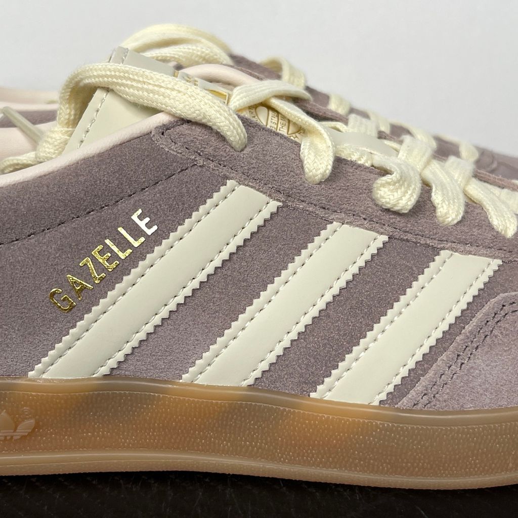 Shop adidas Gazelle Indoor KI2252 in Trace Brown, Warm Vanilla and Gum with premium suede upper, nubuck details, soft lining and translucent rubber outsole.