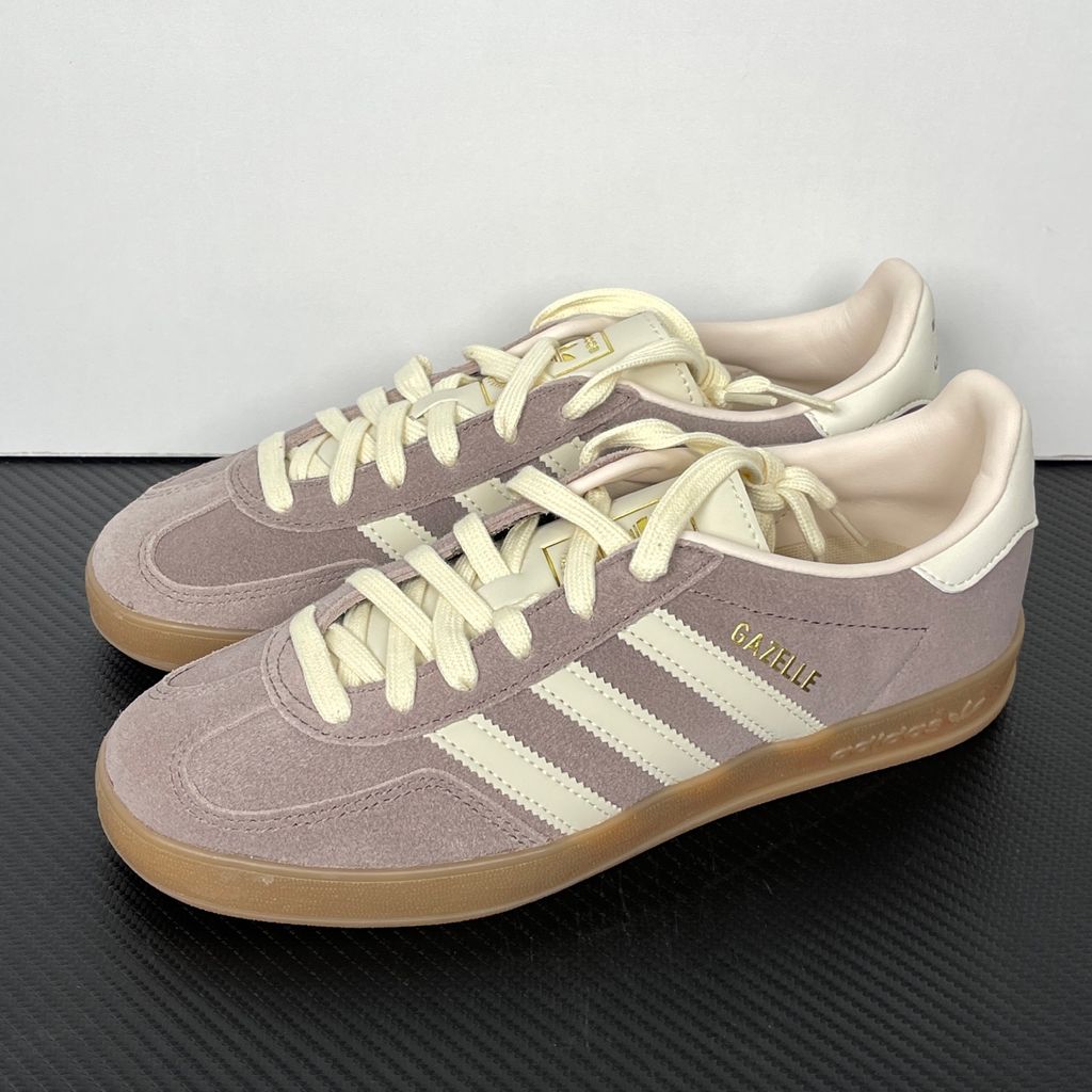 Shop adidas Gazelle Indoor KI2252 in Trace Brown, Warm Vanilla and Gum with premium suede upper, nubuck details, soft lining and translucent rubber outsole.