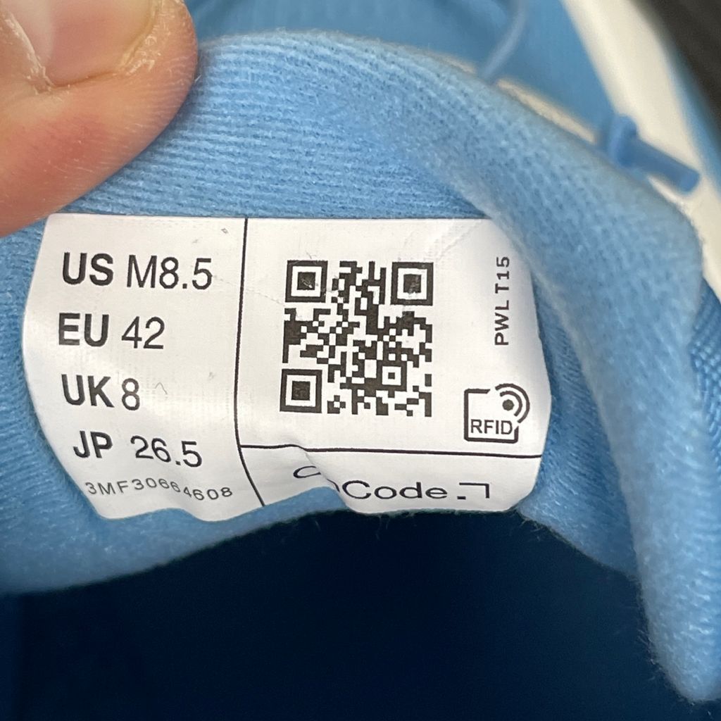 On x LOEWE Cloudsolo 3MF30664608 Blue White men's lifestyle sneakers LOEWE x On Cloudsolo 3MF30664608 blue white engineered mesh CloudTec sneakers On Cloudsolo LOEWE 3MF30664608 blue white sculptural heel luxury sneakers
