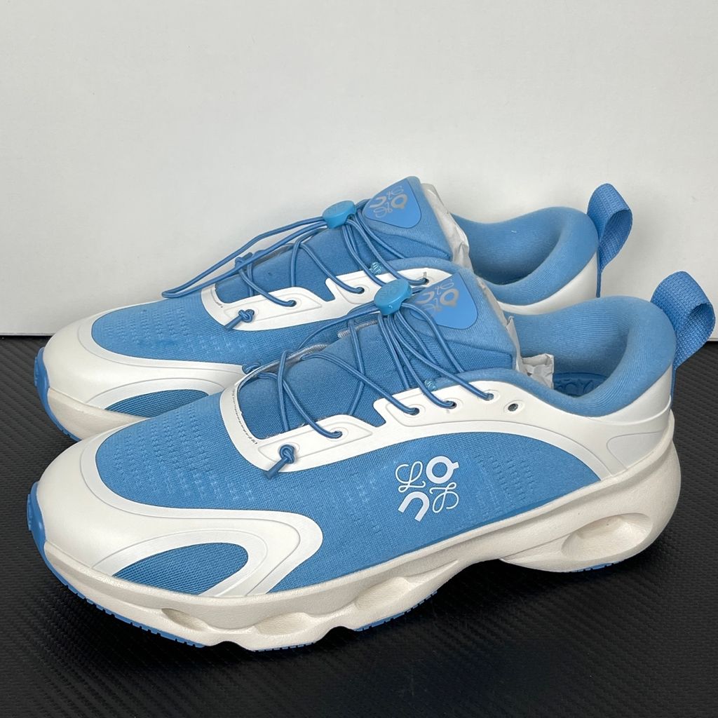 On x LOEWE Cloudsolo 3MF30664608 Blue White men's lifestyle sneakers LOEWE x On Cloudsolo 3MF30664608 blue white engineered mesh CloudTec sneakers On Cloudsolo LOEWE 3MF30664608 blue white sculptural heel luxury sneakers