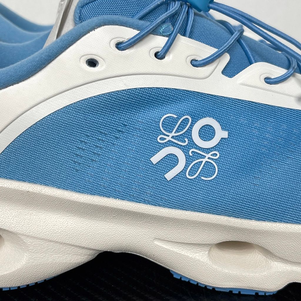 On x LOEWE Cloudsolo 3MF30664608 Blue White men's lifestyle sneakers LOEWE x On Cloudsolo 3MF30664608 blue white engineered mesh CloudTec sneakers On Cloudsolo LOEWE 3MF30664608 blue white sculptural heel luxury sneakers