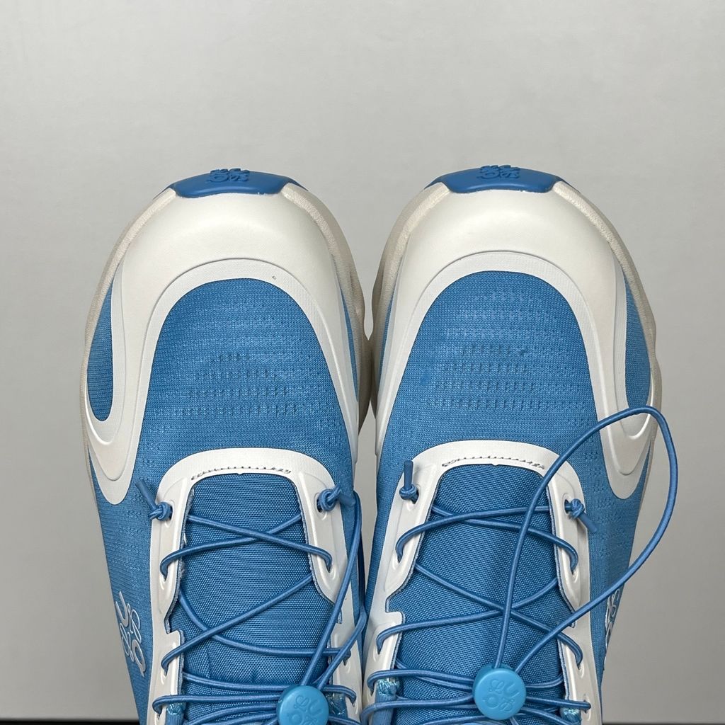 On x LOEWE Cloudsolo 3MF30664608 Blue White men's lifestyle sneakers LOEWE x On Cloudsolo 3MF30664608 blue white engineered mesh CloudTec sneakers On Cloudsolo LOEWE 3MF30664608 blue white sculptural heel luxury sneakers