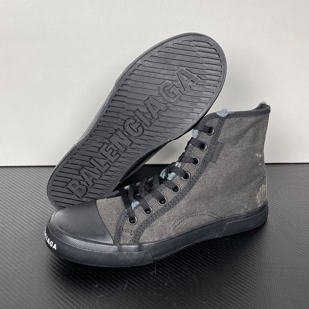 Balenciaga Paris High 688752 W3RC1 1090 Black destroyed canvas sneakers Balenciaga Paris High Black 688752W3RC11090 distressed high top canvas shoes Balenciaga 688752 W3RC1 1090 Black vulcanized canvas high top sneakers