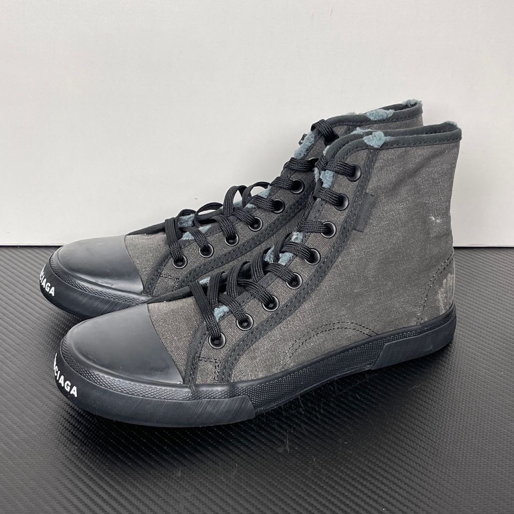 Balenciaga Paris High 688752 W3RC1 1090 Black destroyed canvas sneakers Balenciaga Paris High Black 688752W3RC11090 distressed high top canvas shoes Balenciaga 688752 W3RC1 1090 Black vulcanized canvas high top sneakers