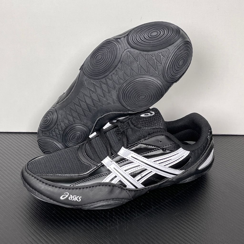 ASICS HYPERSYNC 1203A879 Black White low profile unisex sneakers ASICS HYPERSYNC Black White 1203A879 breathable mesh SportStyle shoes ASICS 1203A879 HYPERSYNC black white OrthoLite low profile lifestyle sneakers