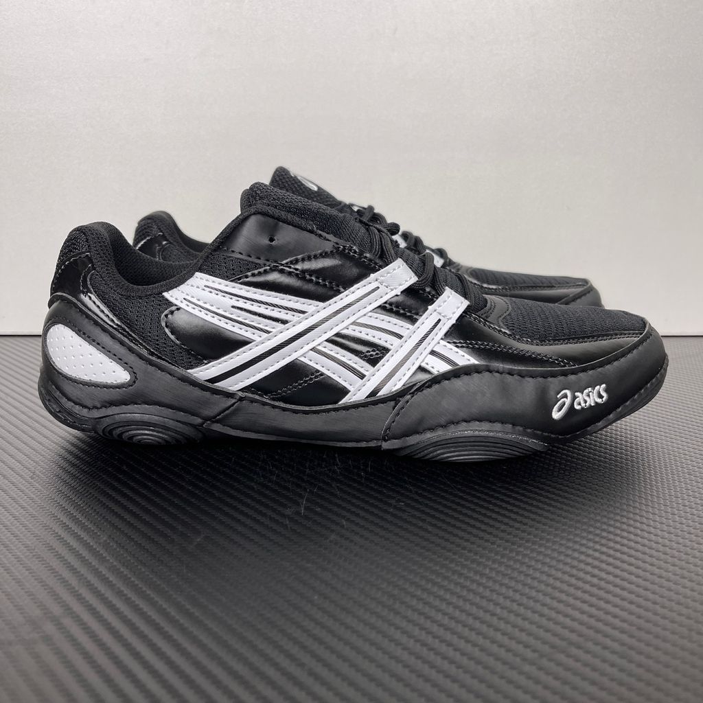 ASICS HYPERSYNC 1203A879 Black White low profile unisex sneakers ASICS HYPERSYNC Black White 1203A879 breathable mesh SportStyle shoes ASICS 1203A879 HYPERSYNC black white OrthoLite low profile lifestyle sneakers