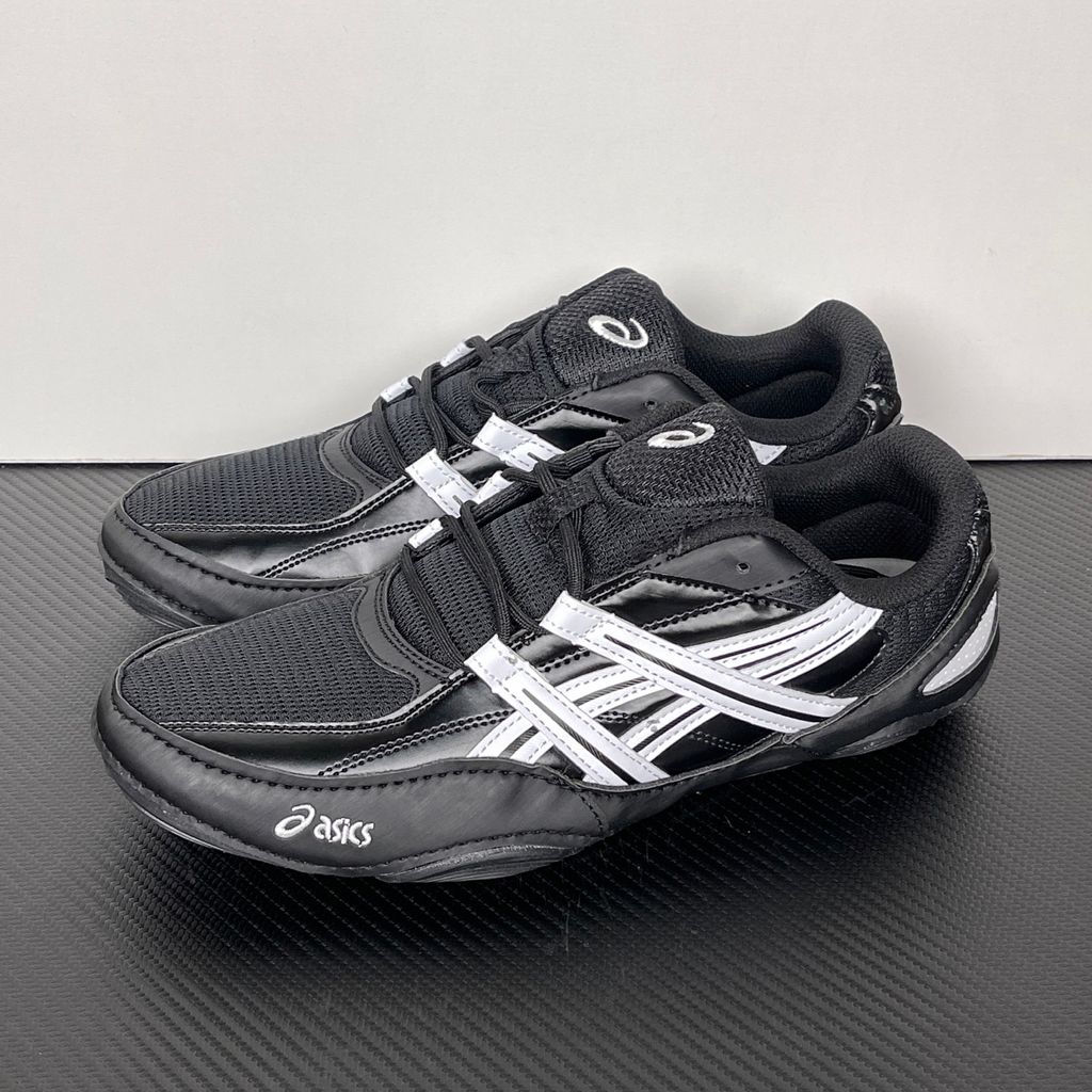 ASICS HYPERSYNC 1203A879 Black White low profile unisex sneakers ASICS HYPERSYNC Black White 1203A879 breathable mesh SportStyle shoes ASICS 1203A879 HYPERSYNC black white OrthoLite low profile lifestyle sneakers