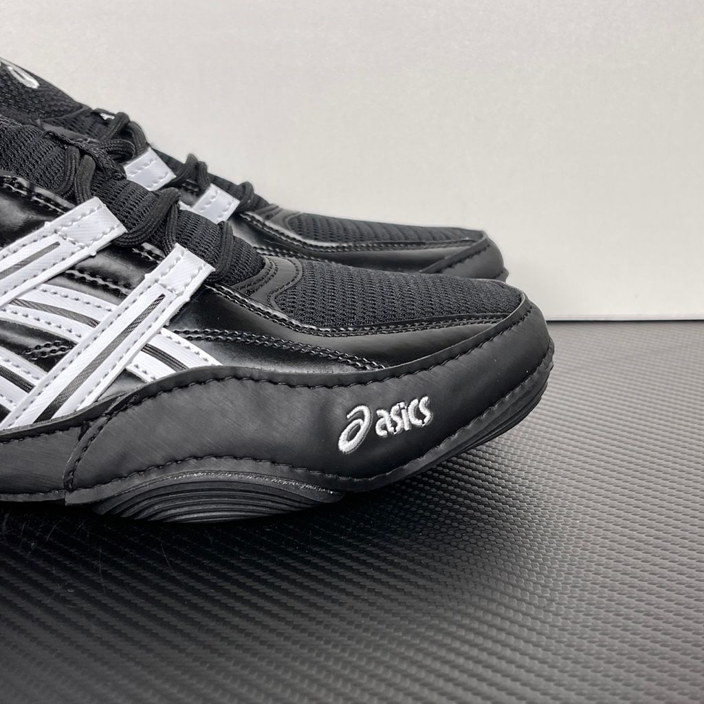 ASICS HYPERSYNC 1203A879 Black White low profile unisex sneakers ASICS HYPERSYNC Black White 1203A879 breathable mesh SportStyle shoes ASICS 1203A879 HYPERSYNC black white OrthoLite low profile lifestyle sneakers