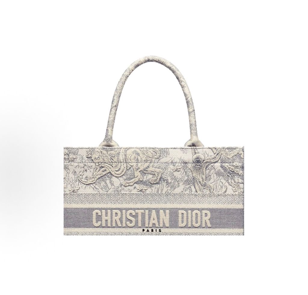 Dior Medium Book Tote M1296ZTDT M932 Gray Toile de Jouy tiger embroidery Dior Book Tote Gray Toile de Jouy M1296ZTDT M932 embroidered canvas tote bag Dior M1296ZTDT M932 Gray tiger botanical embroidery Medium Book Tote