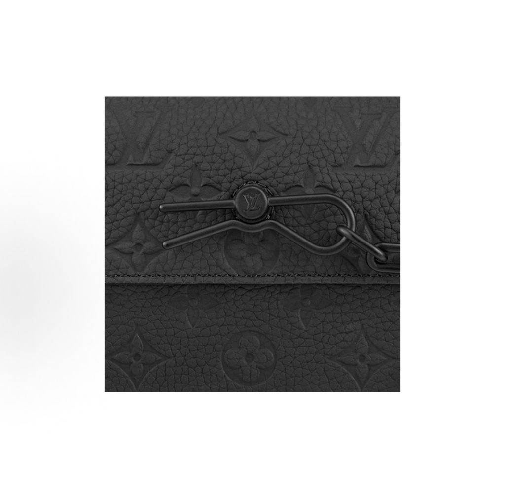 Louis Vuitton Steamer Wearable Wallet M81746 Black Monogram Taurillon leather Louis Vuitton M81746 Black embossed Monogram leather Steamer shoulder wallet Louis Vuitton Steamer Wearable Wallet Black chain detail adjustable shoulder strap M81746