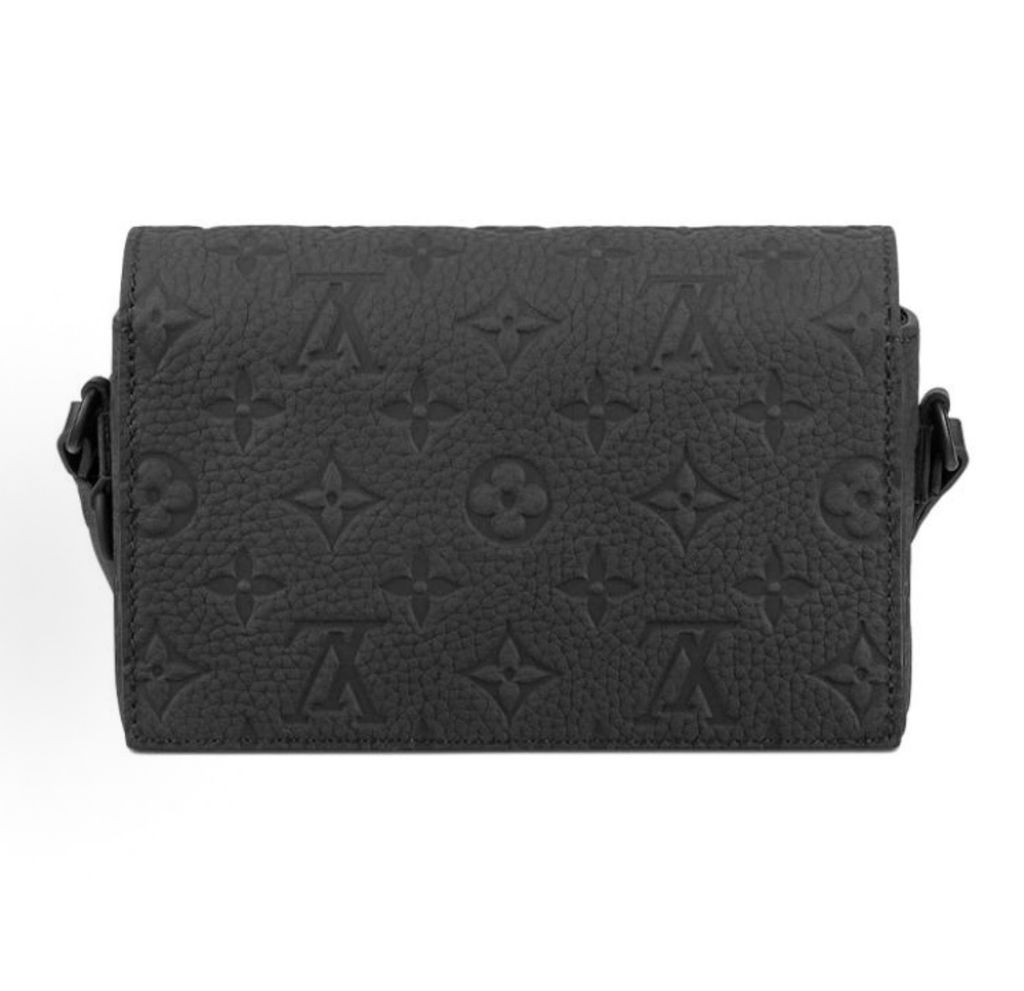 Louis Vuitton Steamer Wearable Wallet M81746 Black Monogram Taurillon leather Louis Vuitton M81746 Black embossed Monogram leather Steamer shoulder wallet Louis Vuitton Steamer Wearable Wallet Black chain detail adjustable shoulder strap M81746