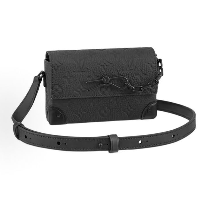 Louis Vuitton Steamer Wearable Wallet M81746 Black Monogram Taurillon leather Louis Vuitton M81746 Black embossed Monogram leather Steamer shoulder wallet Louis Vuitton Steamer Wearable Wallet Black chain detail adjustable shoulder strap M81746