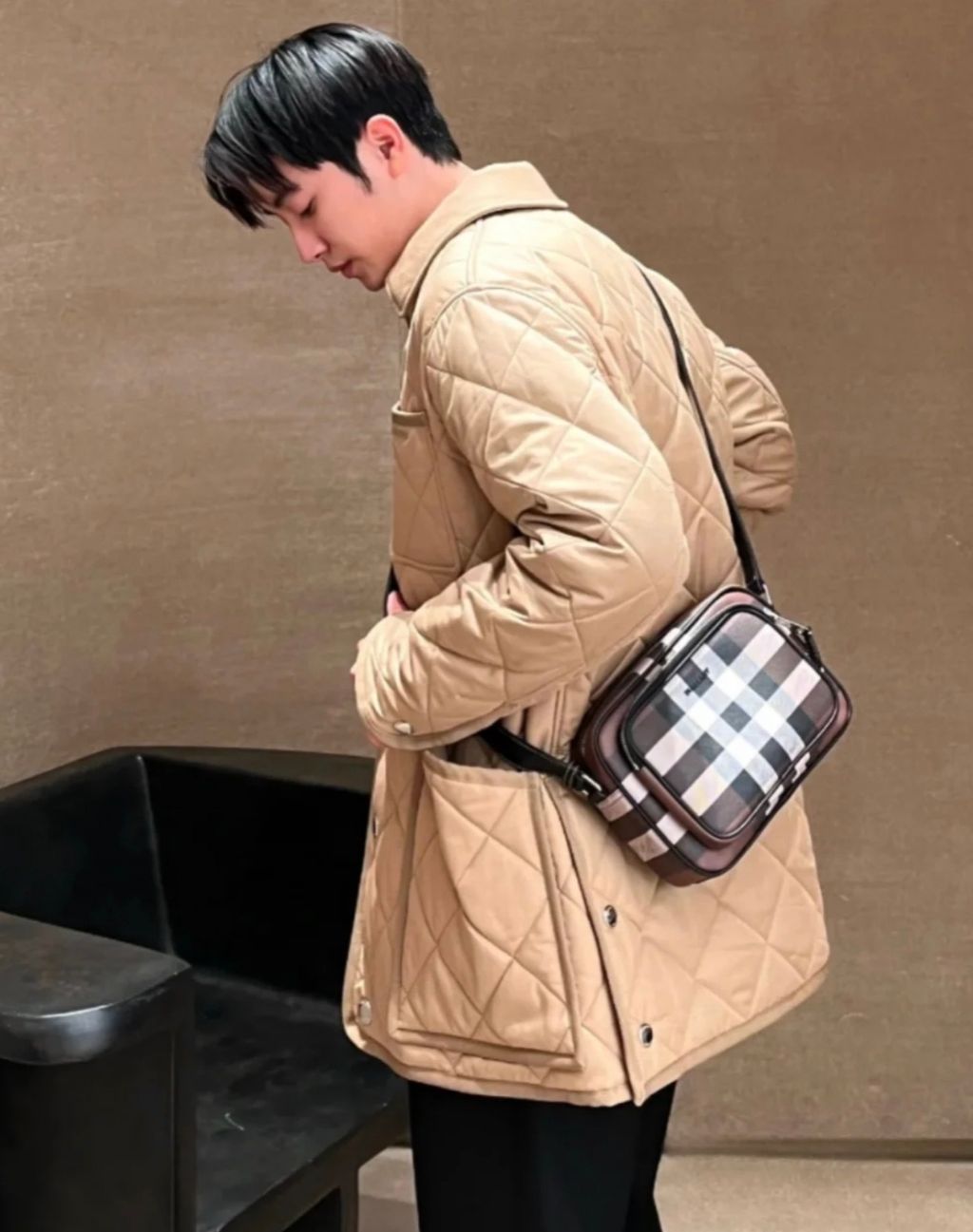 Burberry Paddy Check Crossbody Bag 80491451 Dark Birch Brown Burberry Paddy Bag Dark Birch Brown check men's messenger crossbody bag Burberry 80491451 Dark Birch Brown check leather trim shoulder bag