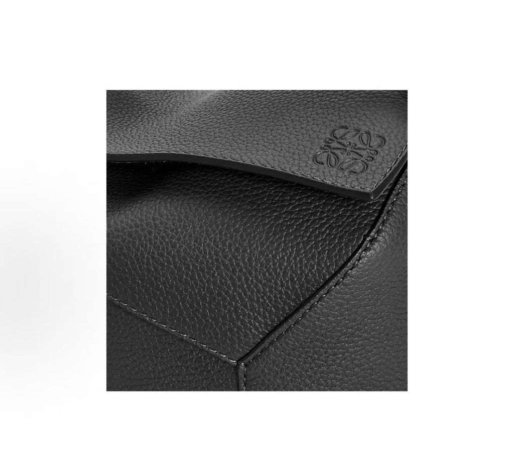 LOEWE Puzzle Bag B510P49X04-1100 Black Grained Calfskin