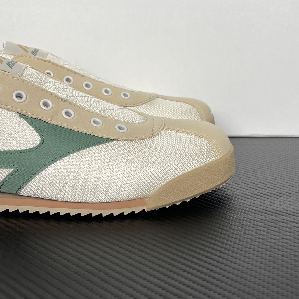 Shop Mizuno LG 60S Slip-On D1GH240212 in Off-White, Army Green and Grey with lace-free construction, retro low-profile styling and RunBird branding.