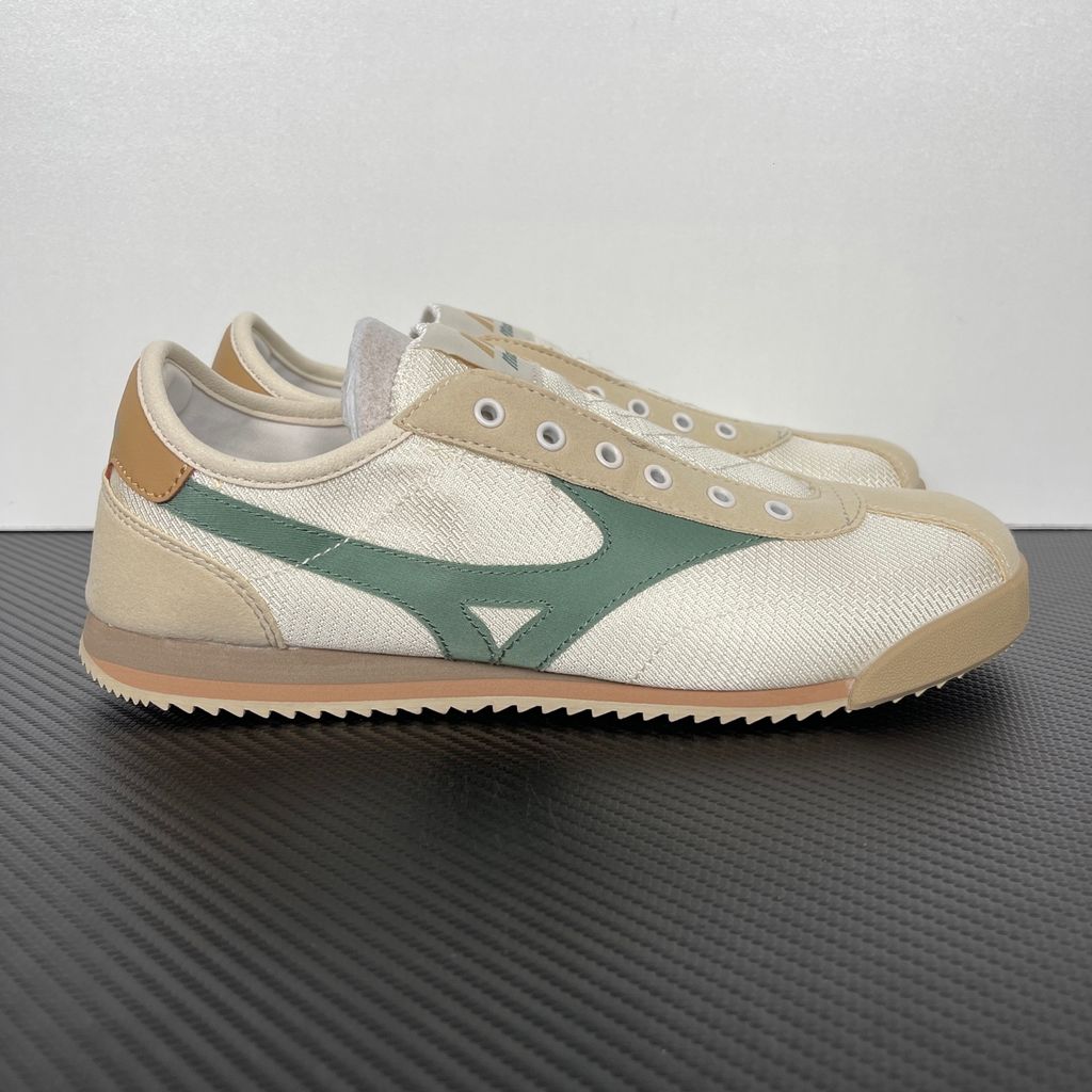 Shop Mizuno LG 60S Slip-On D1GH240212 in Off-White, Army Green and Grey with lace-free construction, retro low-profile styling and RunBird branding.