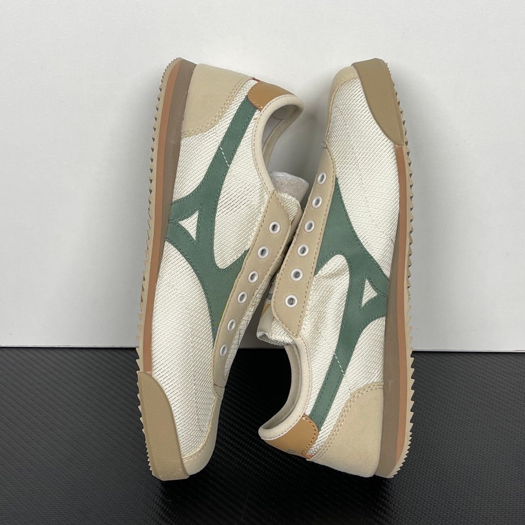 Shop Mizuno LG 60S Slip-On D1GH240212 in Off-White, Army Green and Grey with lace-free construction, retro low-profile styling and RunBird branding.