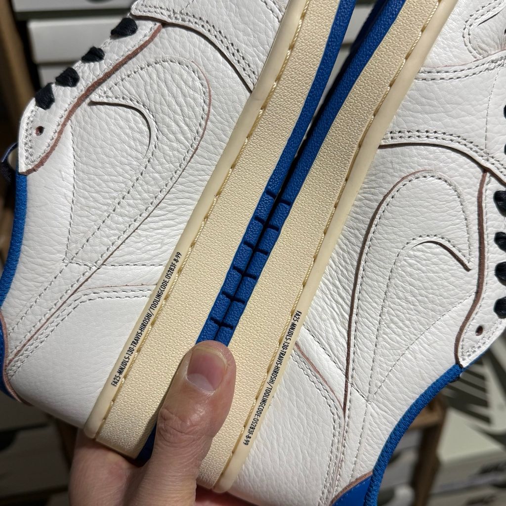 Fragment Design x Travis Scott Air Jordan 1 Low OG SP DM7866-104 Sail Military Blue