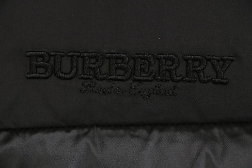 Burberry Equestrian Knight sleeve square patch hooded down jacket nylon twill lightweight puffer two way zipper zip pockets elastic cuffs sizes S-XXL