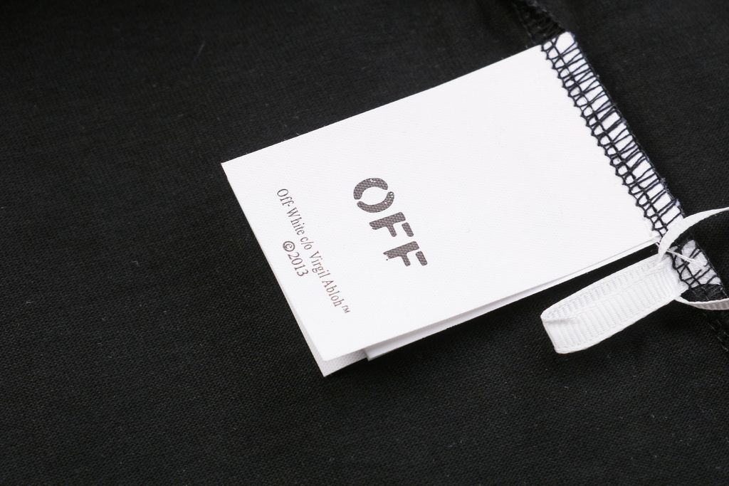 Off White digital headphone arrow print T-shirt 240g 100 cotton jersey oversized streetwear tee Mimaki graphic woven neck label sizes XS-L