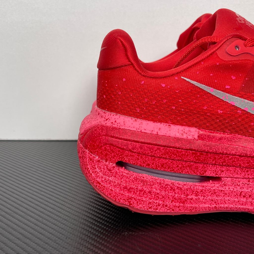 Nike Vomero Premium IU2827-600 University Red Hyper Pink Running Shoes