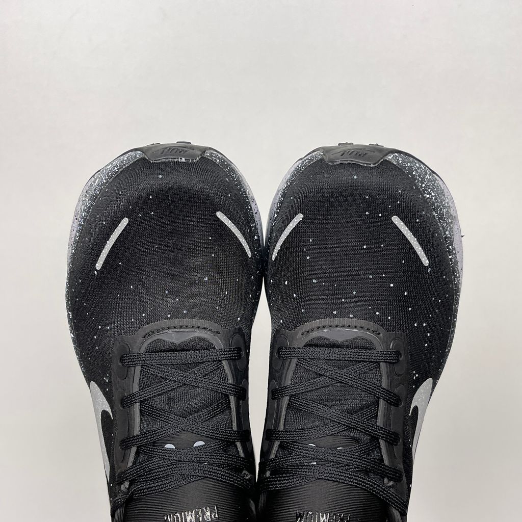 Nike Vomero Premium IU2827-001 Black White Metallic Silver Running Shoes