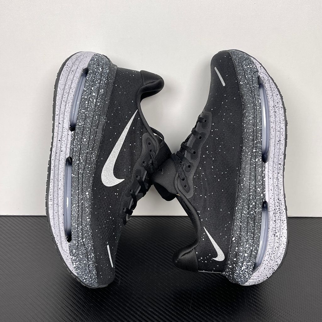 Nike Vomero Premium IU2827-001 Black White Metallic Silver Running Shoes