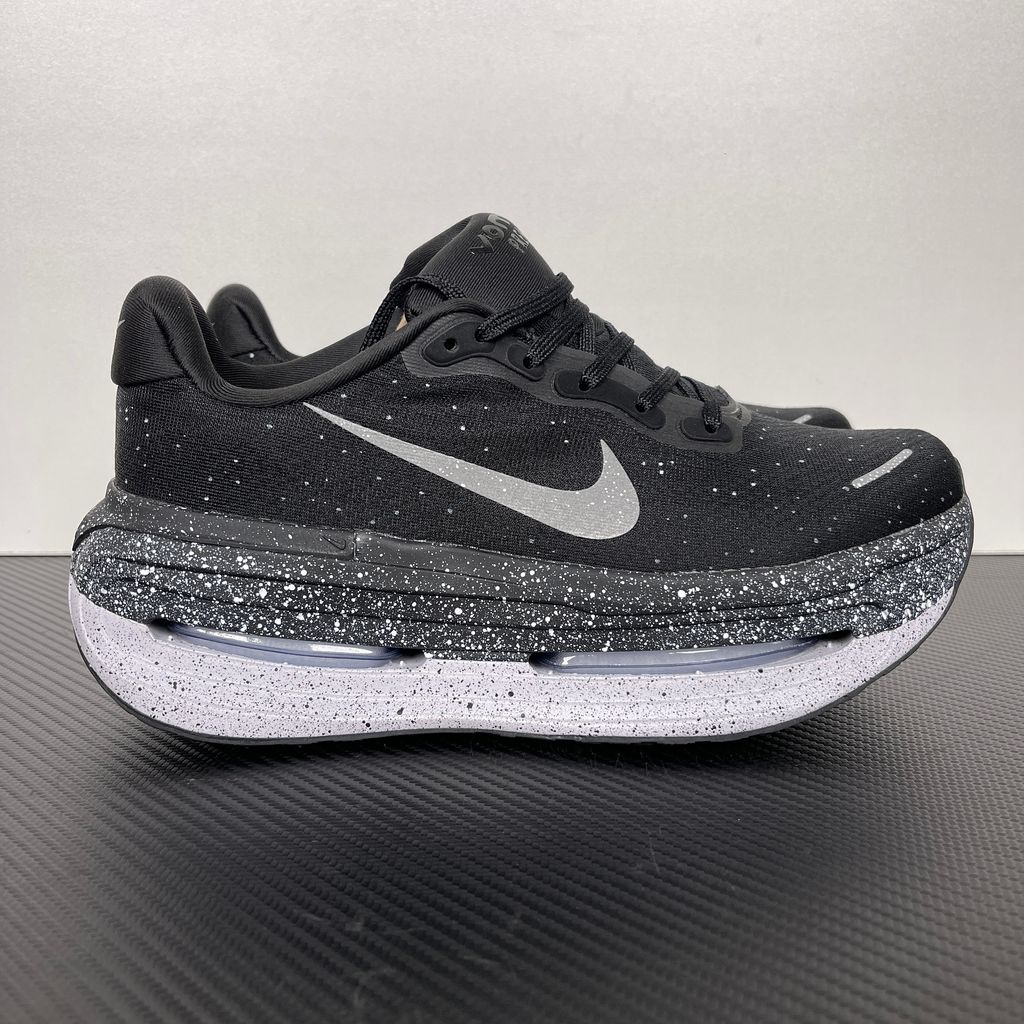 Nike Vomero Premium IU2827-001 Black White Metallic Silver Running Shoes