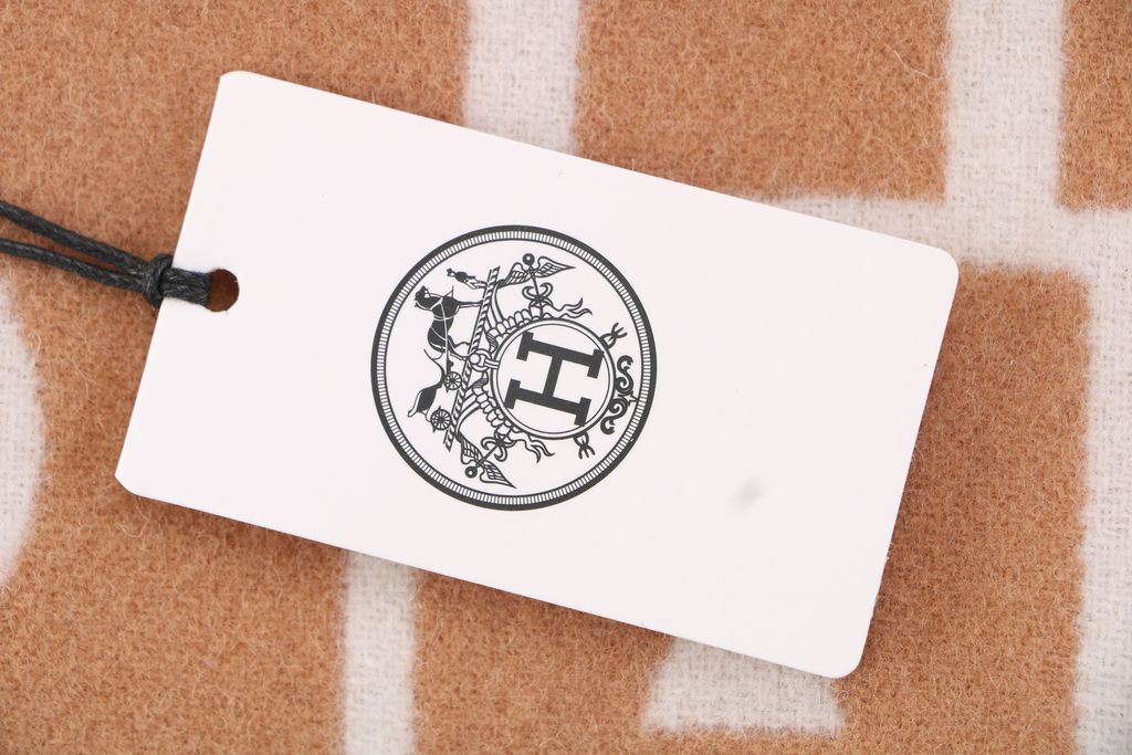 Hermes Casaque Porte Clefs reversible cashmere fringed scarf double sided key motif soft lightweight luxury wrap 160x30cm