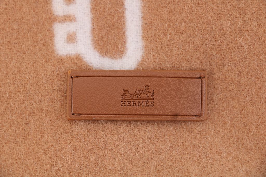 Hermes Casaque Porte Clefs reversible cashmere fringed scarf double sided key motif soft lightweight luxury wrap 160x30cm
