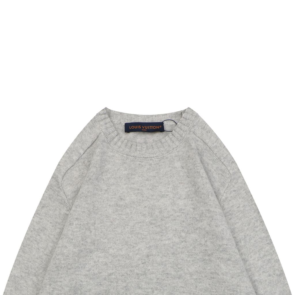 Louis Vuitton Monogram leather patch crew neck sweater 100 percent cotton knit embossed cowhide rear neck patch garment washed pullover sizes S-XL