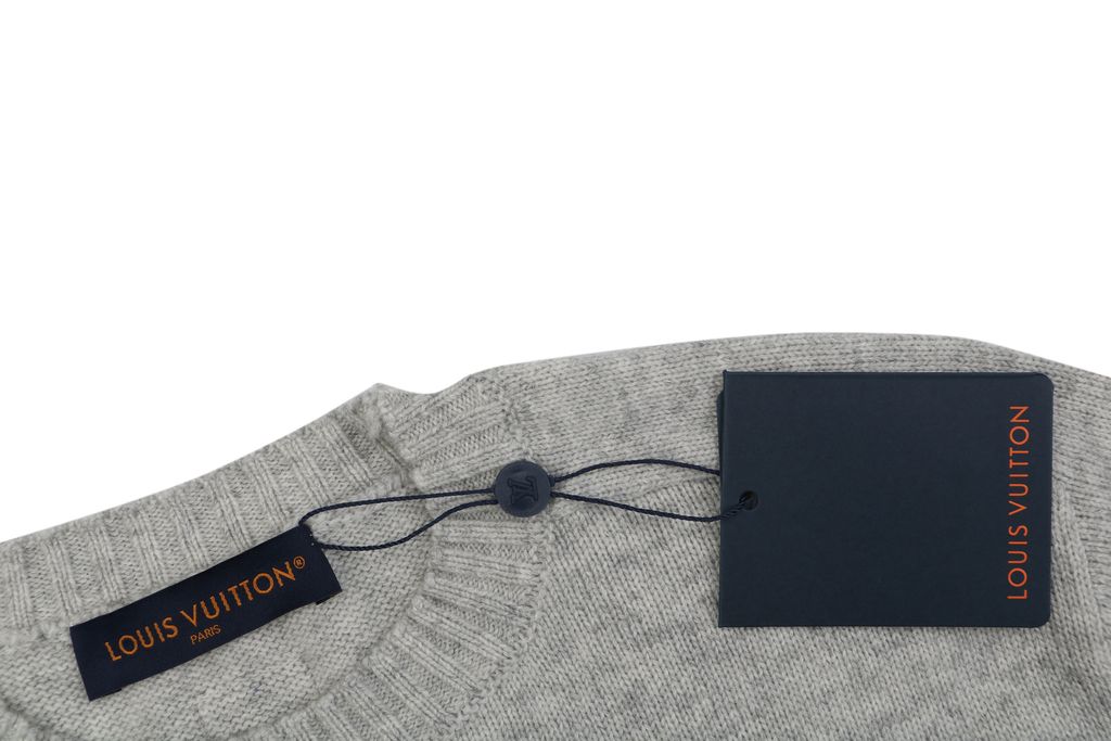 Louis Vuitton Monogram leather patch crew neck sweater 100 percent cotton knit embossed cowhide rear neck patch garment washed pullover sizes S-XL
