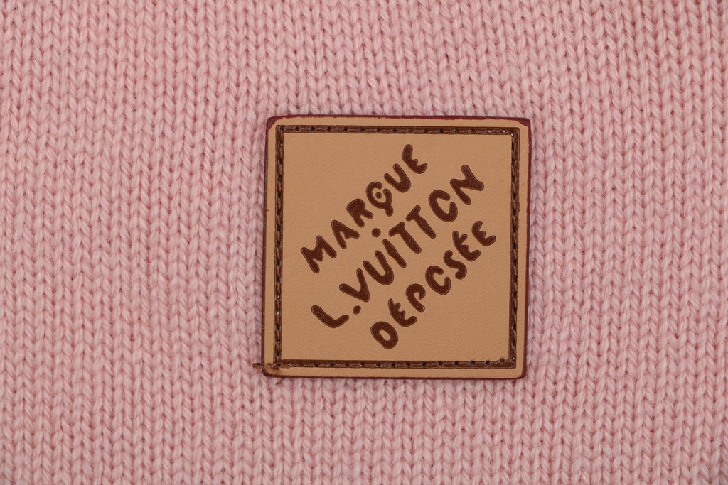 Louis Vuitton Monogram leather patch crew neck sweater pink 100 percent cotton knit embossed cowhide rear neck patch garment washed pullover sizes S-XL