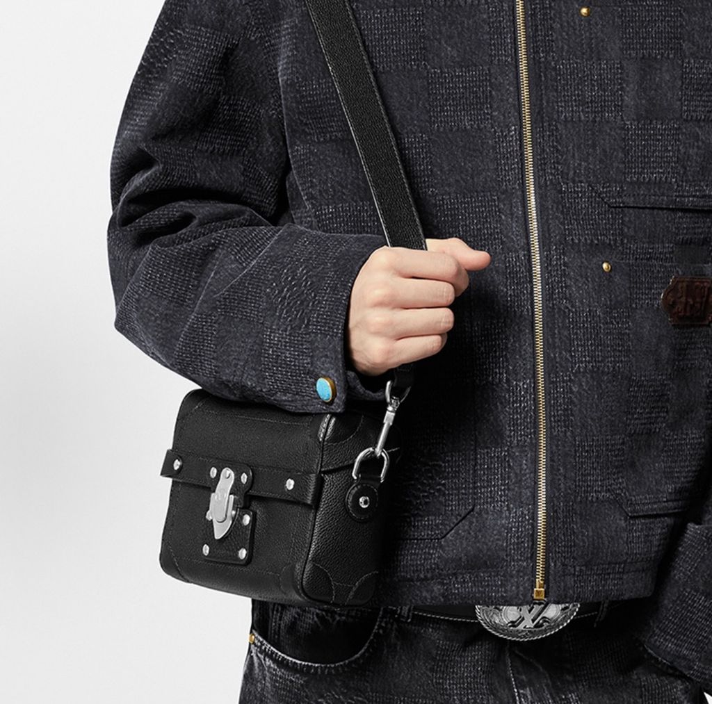 Louis Vuitton M11516 Soul Trunk messenger bag black Colorado leather removable adjustable shoulder strap crossbody bag mens 20 x 7 x 14 cm