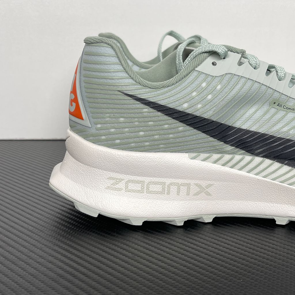 Nike ACG Ultrafly Trail HF5668-003 Light Silver Trail Shoes