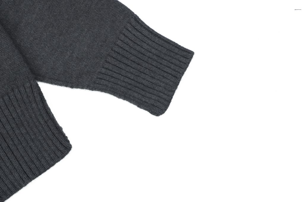 AMI Paris heart intarsia crew neck sweater 50 percent cashmere 40 percent cotton 10 percent nylon STOLL knit reverse linking unisex pullover sizes S-XL
