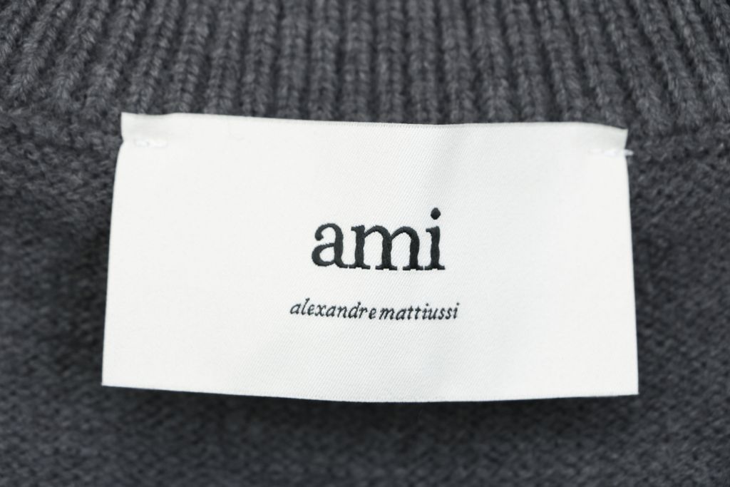 AMI Paris heart intarsia crew neck sweater 50 percent cashmere 40 percent cotton 10 percent nylon STOLL knit reverse linking unisex pullover sizes S-XL