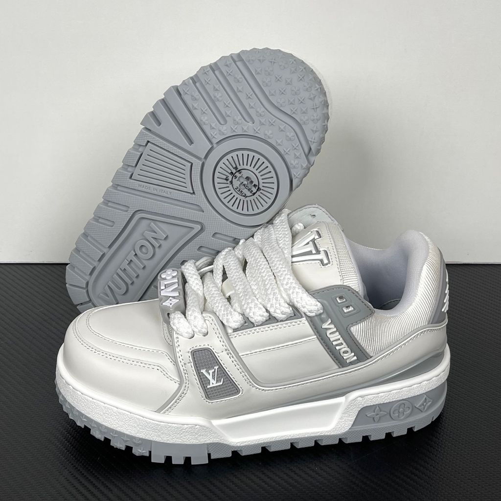 Louis Vuitton Trainer Maxi 1ACRJV White Gray Beaded Sneakers