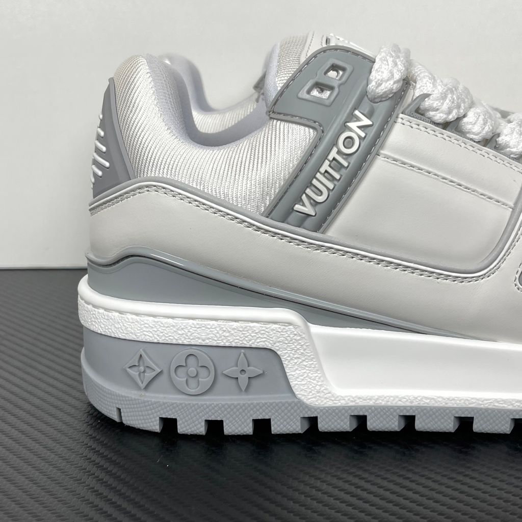 Louis Vuitton Trainer Maxi 1ACRJV White Gray Beaded Sneakers