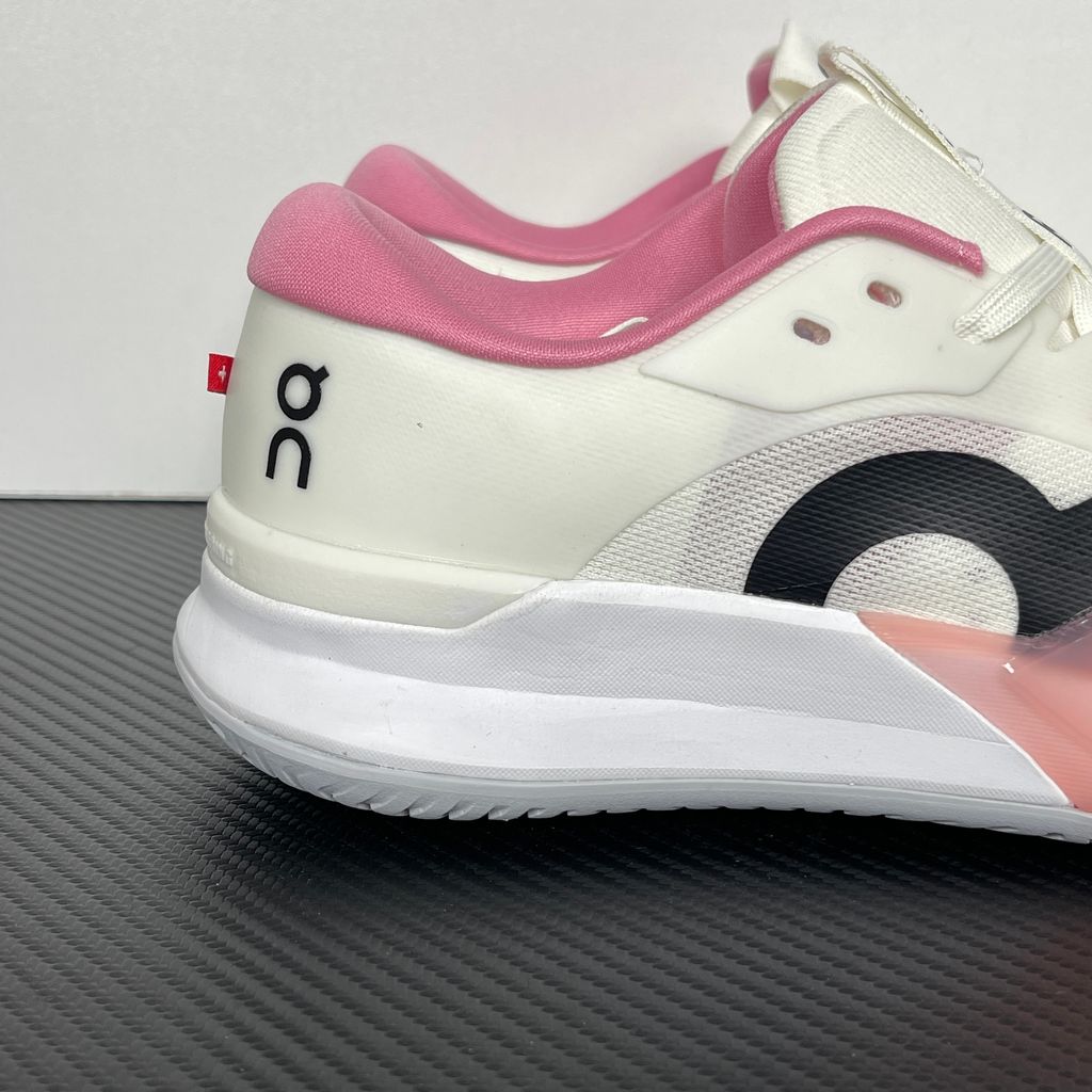 On THE ROGER Pro 3 Clay 3WG10736036 Ivory Magnolia Tennis Shoes