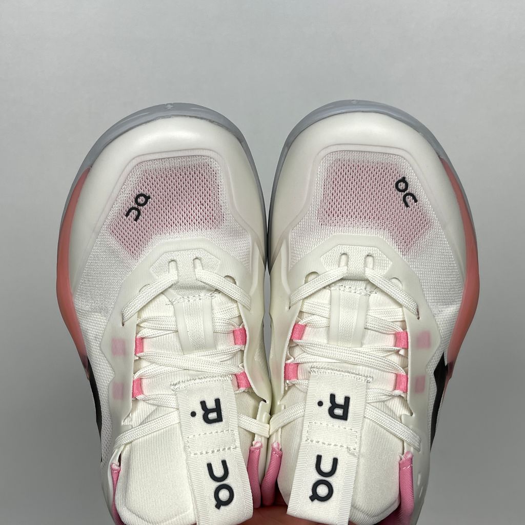 On THE ROGER Pro 3 Clay 3WG10736036 Ivory Magnolia Tennis Shoes